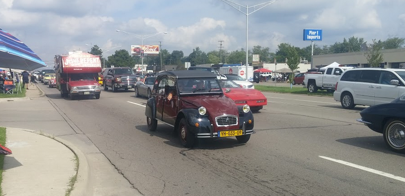 Illustration for article titled The Weirdest And Sexiest Cars That Showed Up To The Woodward Dream Cruise